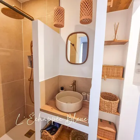 Hébergement de vacances L'échappée Bleue, Maison En Bord De Pour Et Travail *