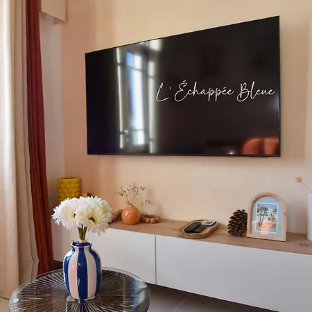 Prázdninový dům L'echappee Bleue, Maison 4pers A 200m De La Pour Et Travail *
