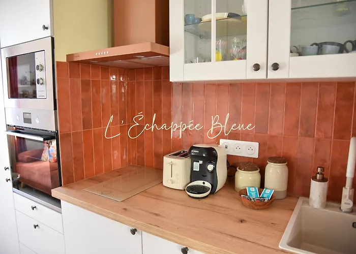 L'echappee Bleue, Maison En Bord De Pour Et Travail Nyaraló