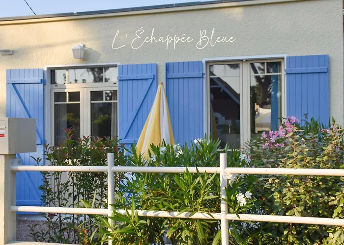 L'echappee Bleue, Maison En Bord De Pour Et Travail Nyaraló
